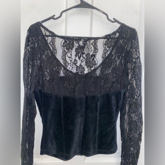 RARE VINTAGE 90s MODA INTERNATIONAL LONG SLEEVE GOTHIC MESH TOP - Picture 4 of 5